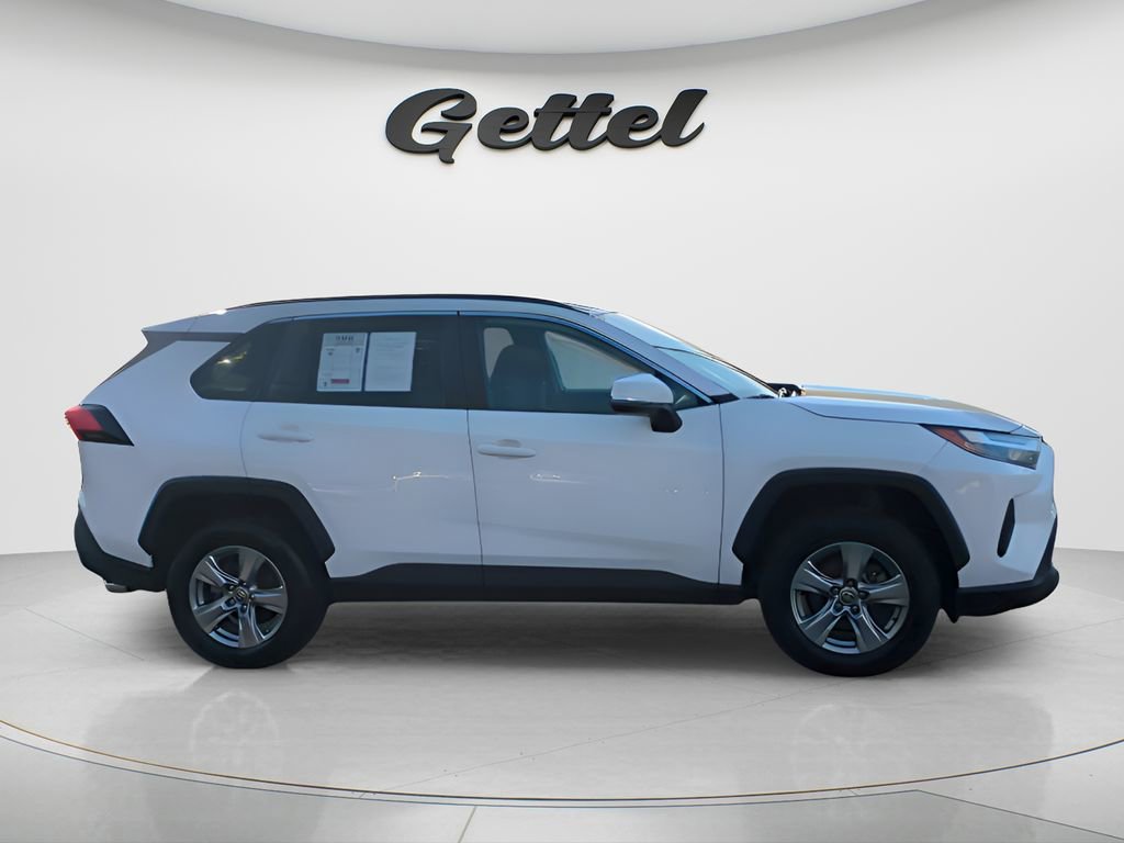 Used 2024 Toyota RAV4 XLE FWD image 4