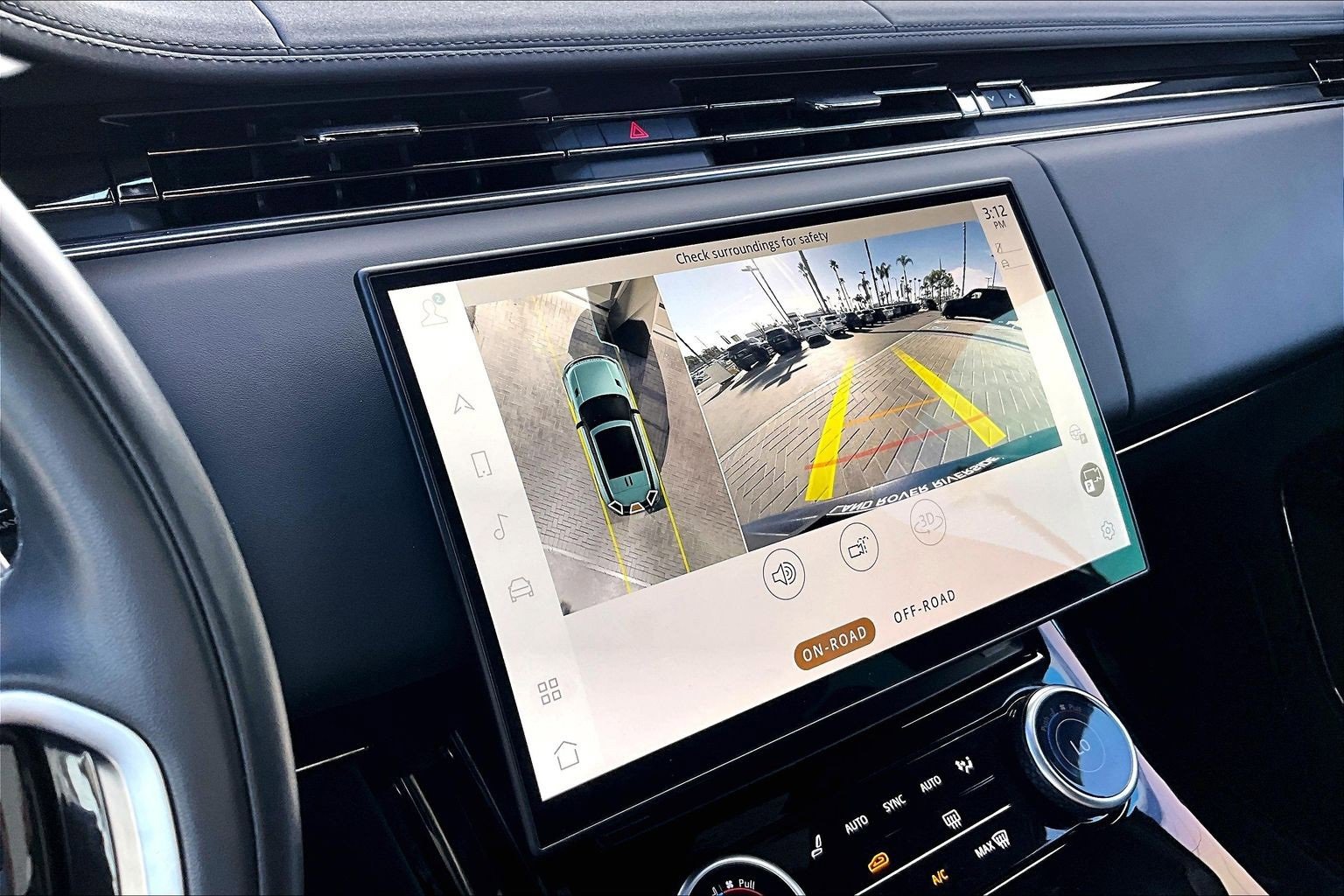 Used 2023 Land Rover Range Rover Sport SE image 21