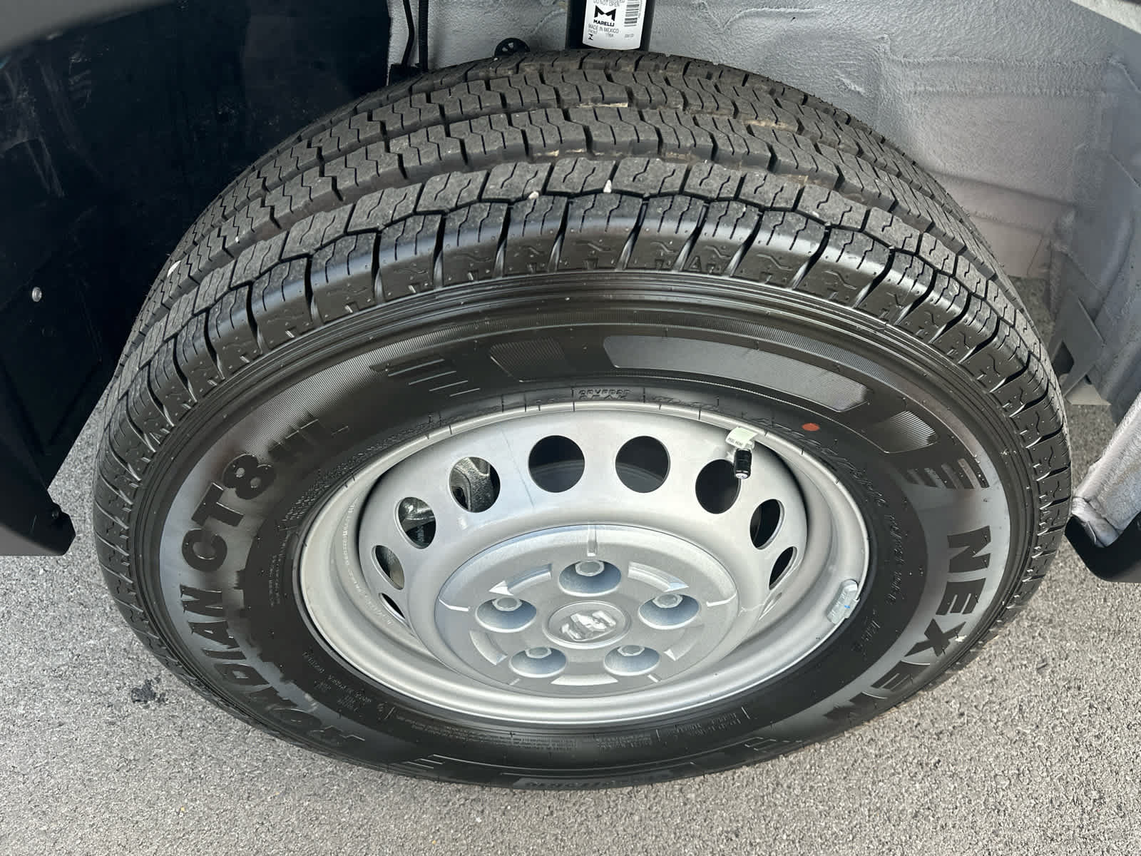 New 2024 RAM ProMaster 2500 w/ Safety Group FWD image 3