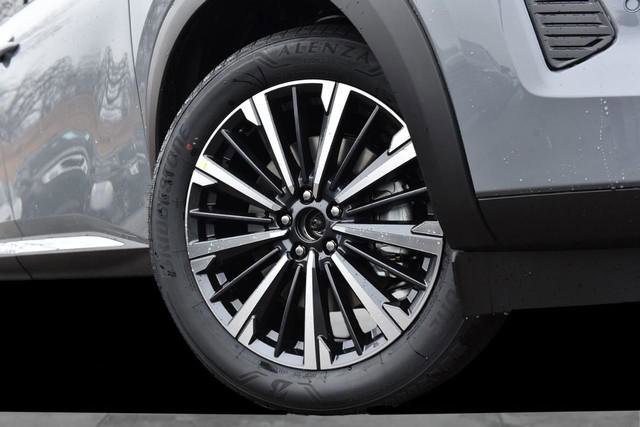 New 2026 Nissan Pathfinder Platinum image 3