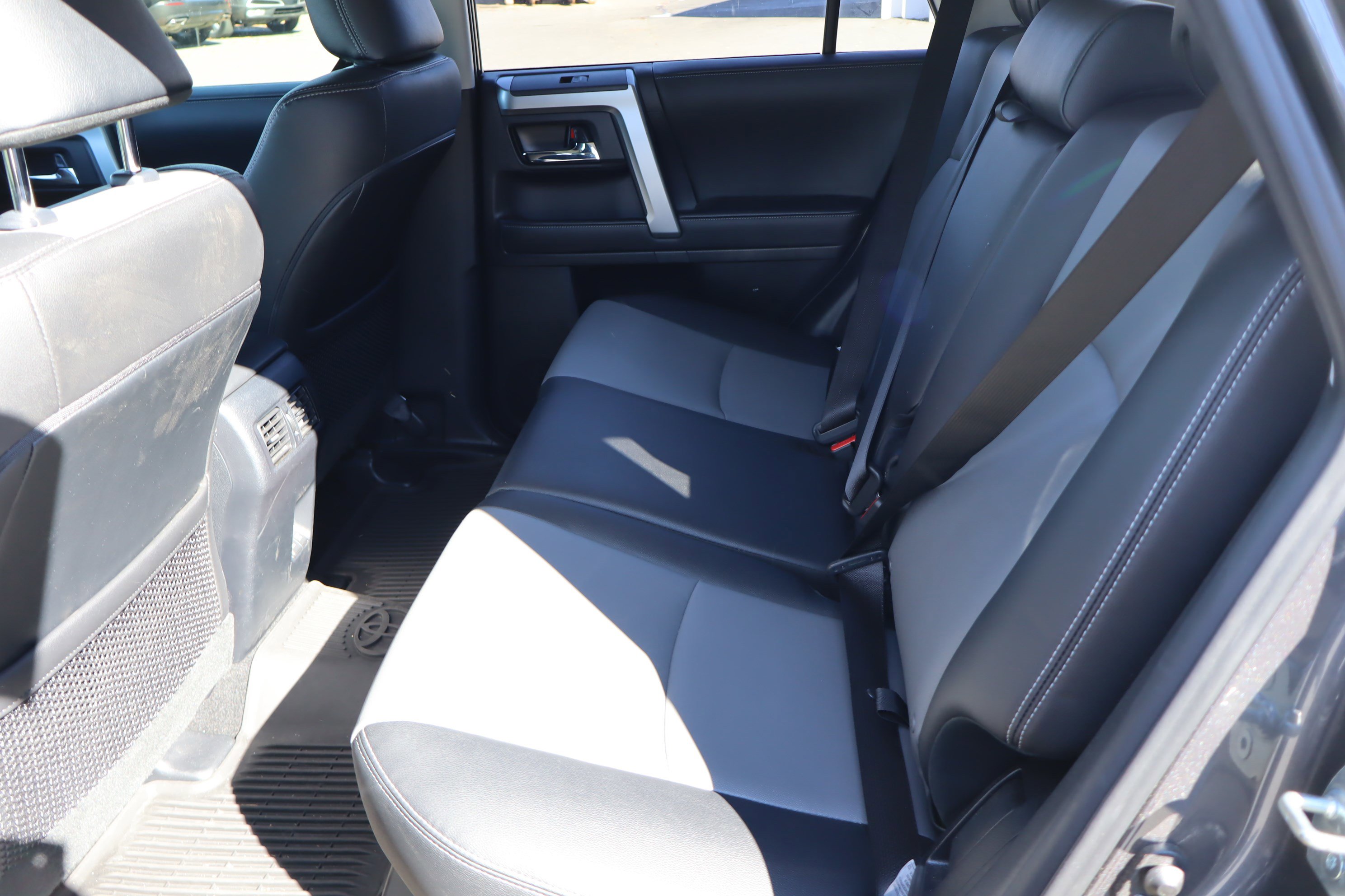 Used 2022 Toyota 4Runner SR5 Premium image 33