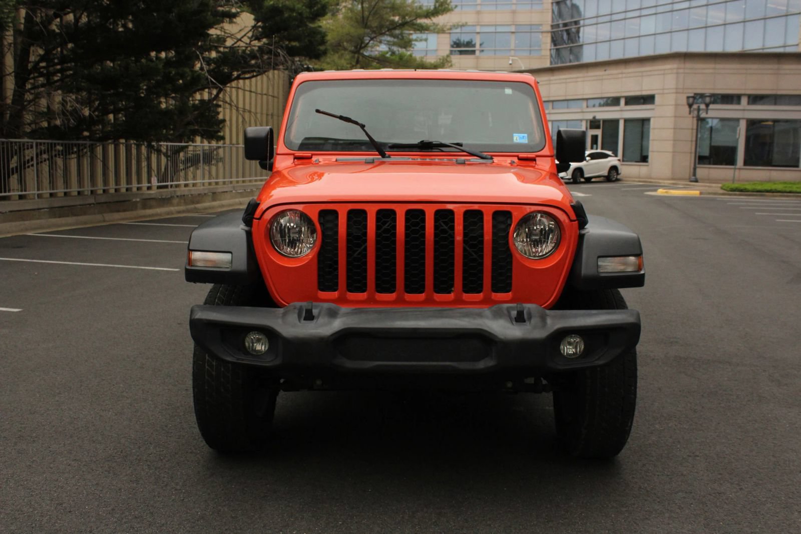 Used 2020 Jeep Gladiator Sport w/ Quick Order Package 24S AWD/4WD image 3