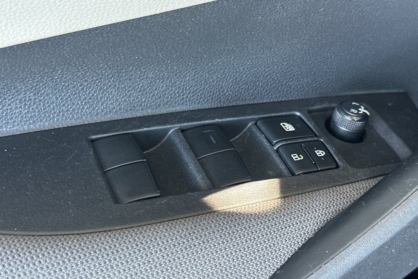 Used 2023 Toyota Corolla LE FWD image 13