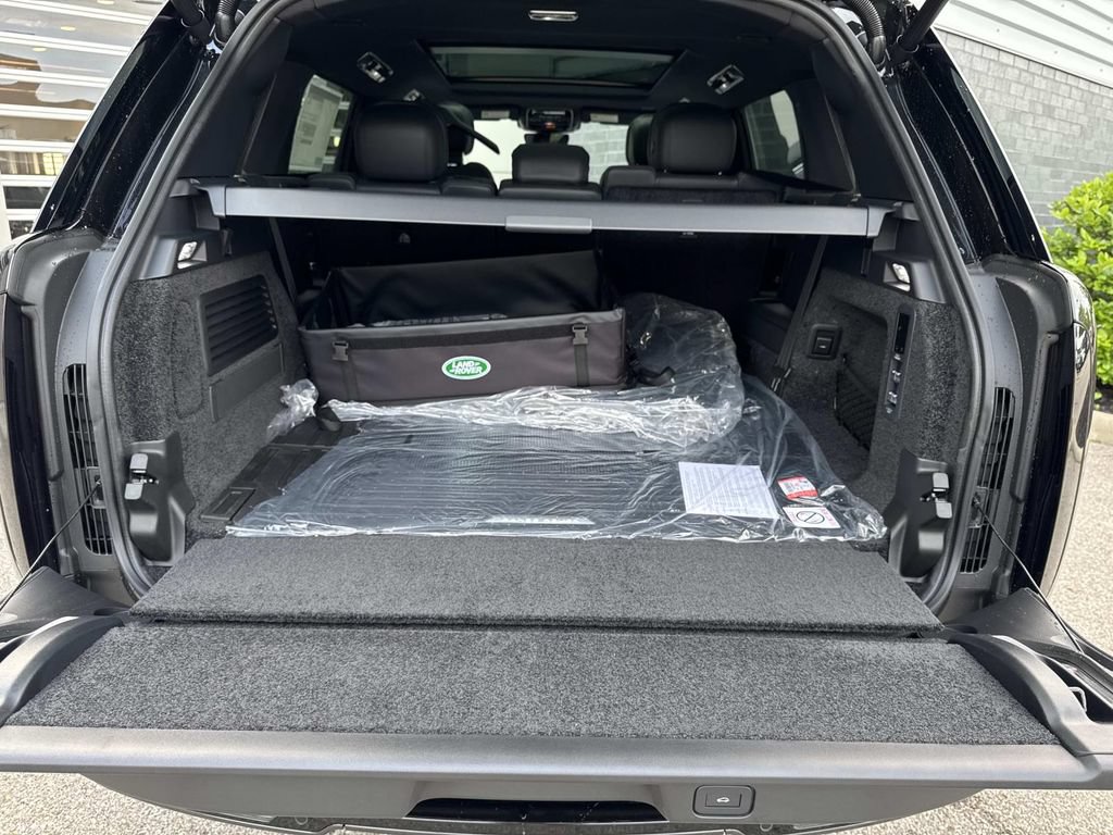 New 2026 Land Rover Range Rover Long Wheelbase SE AWD/4WD image 6
