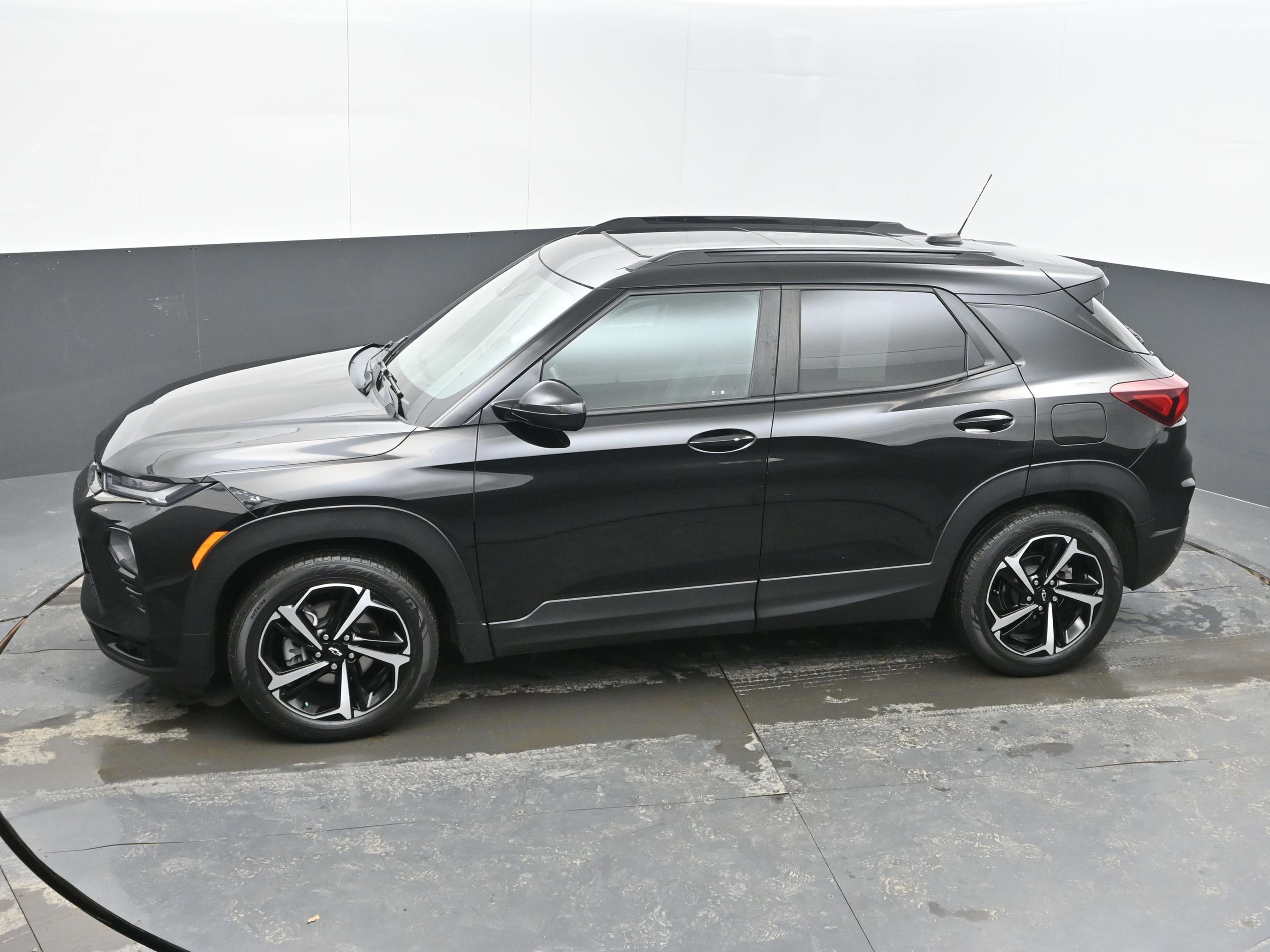 Used 2022 Chevrolet TrailBlazer RS w/ Sun and Liftgate Package image 29