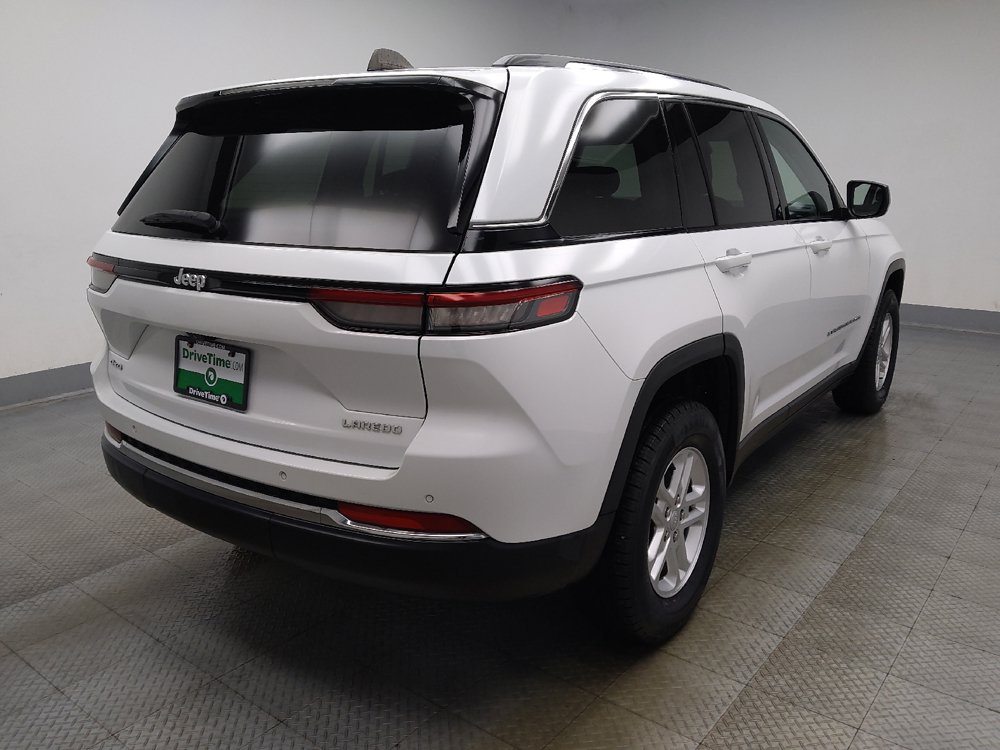 Used 2022 Jeep Grand Cherokee Laredo w/ Luxury Tech Group I AWD/4WD image 9