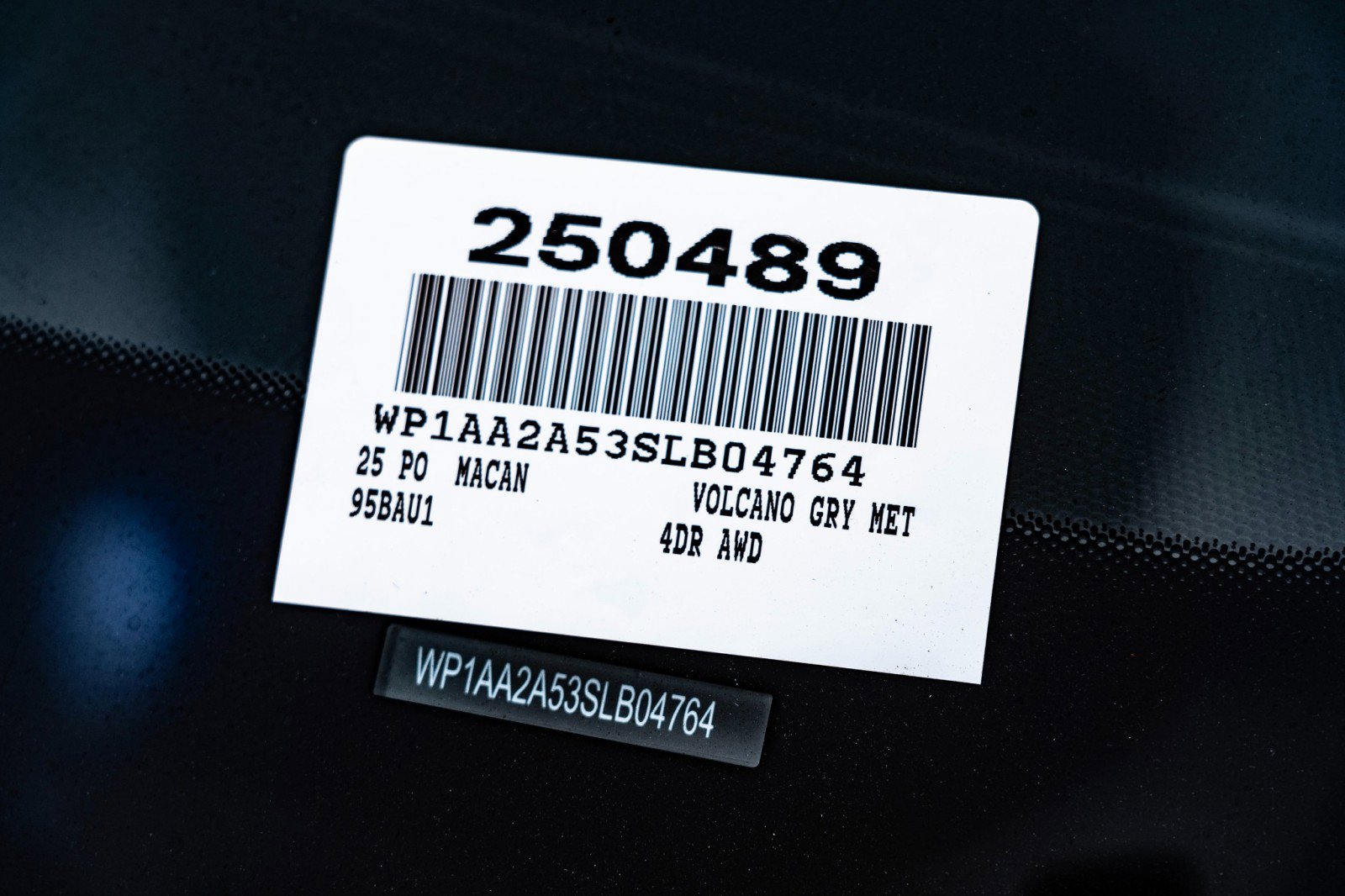 Certified 2025 Porsche Macan AWD/4WD image 30