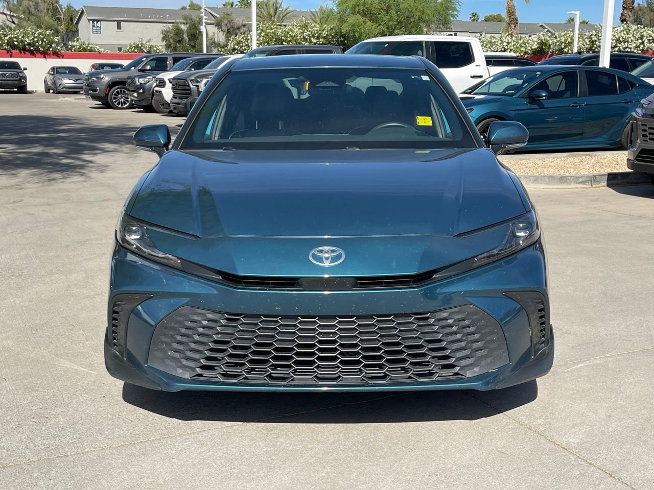 Used 2025 Toyota Camry SE image 3
