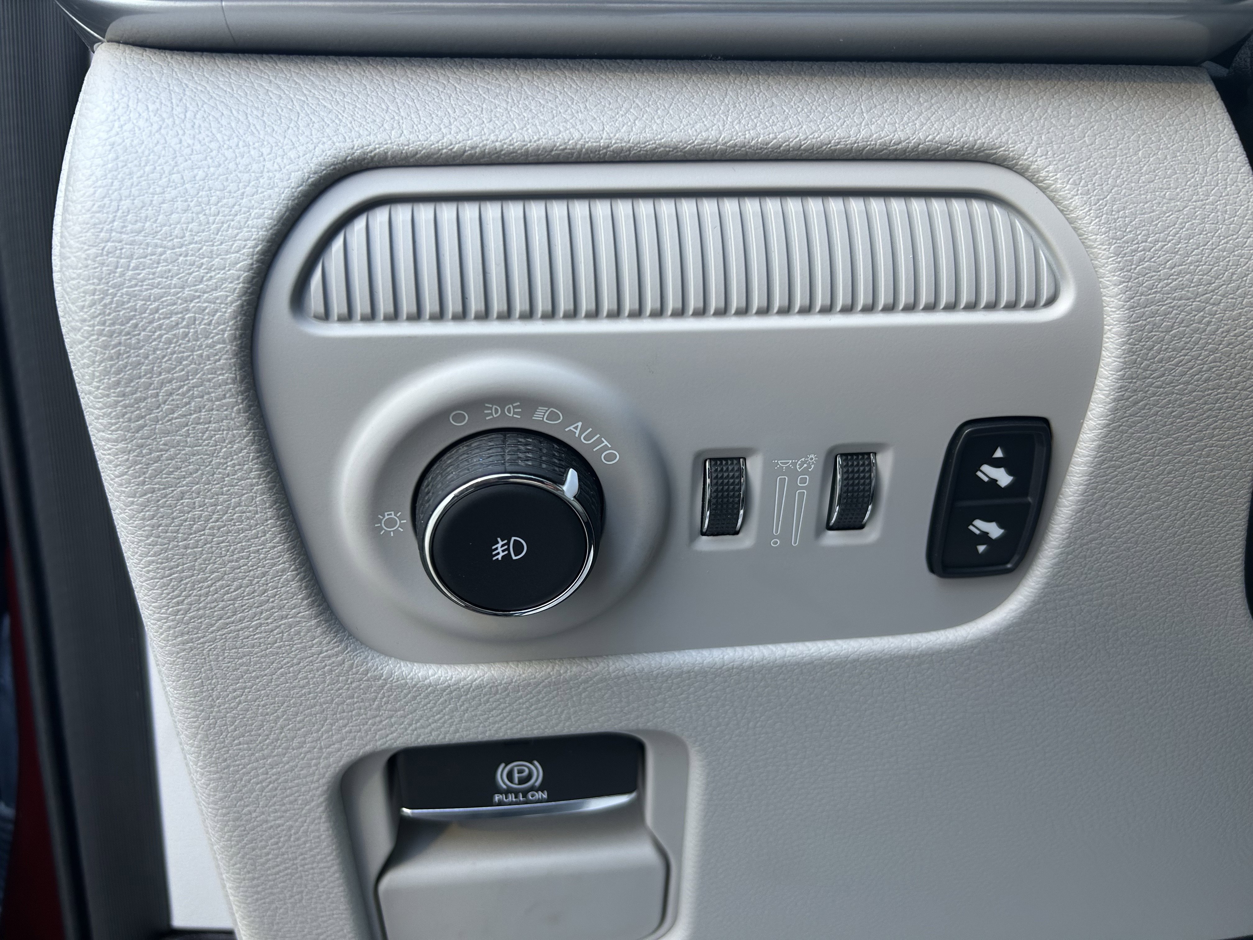 Used 2024 Jeep Wagoneer 4WD w/ Premium Group I image 12