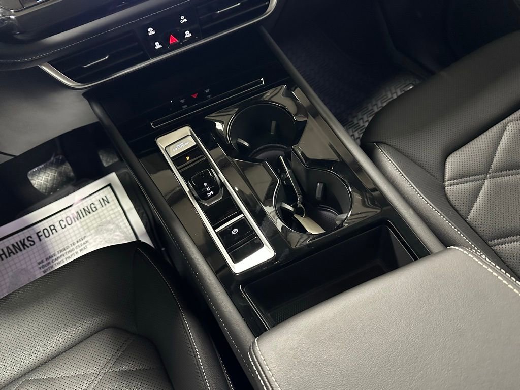 Used 2025 Volkswagen Atlas SE image 39