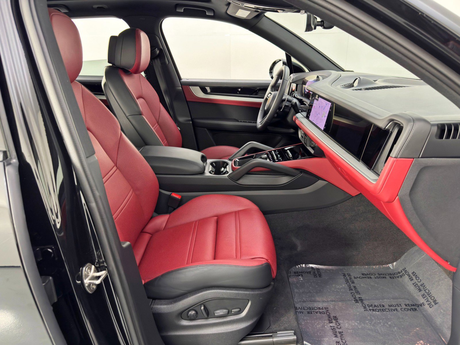 Used 2024 Porsche Cayenne image 16