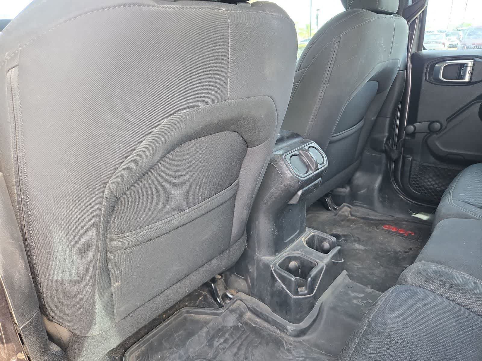 Used 2018 Jeep Wrangler Unlimited Sport AWD/4WD image 18
