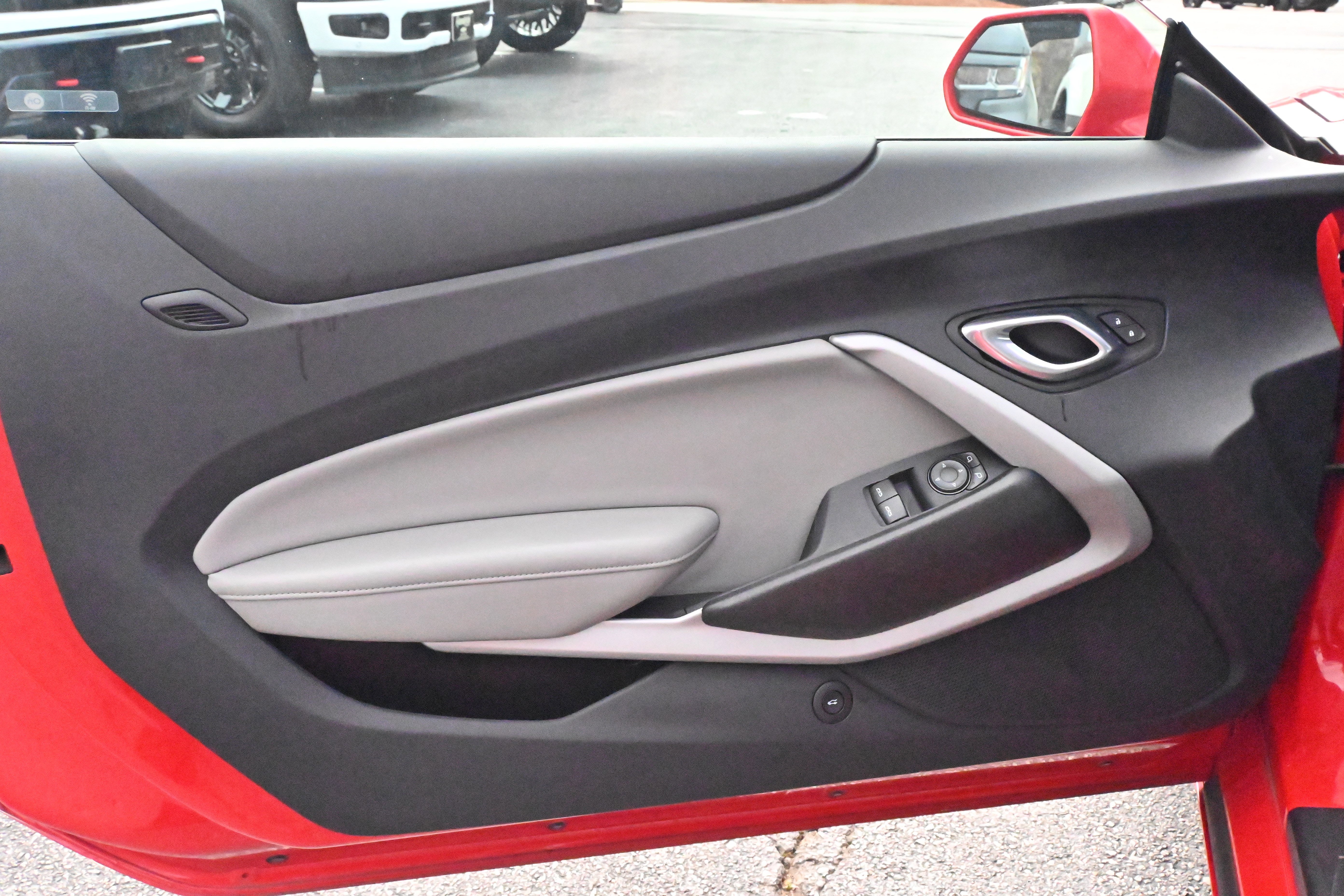 Used 2023 Chevrolet Camaro LT image 27