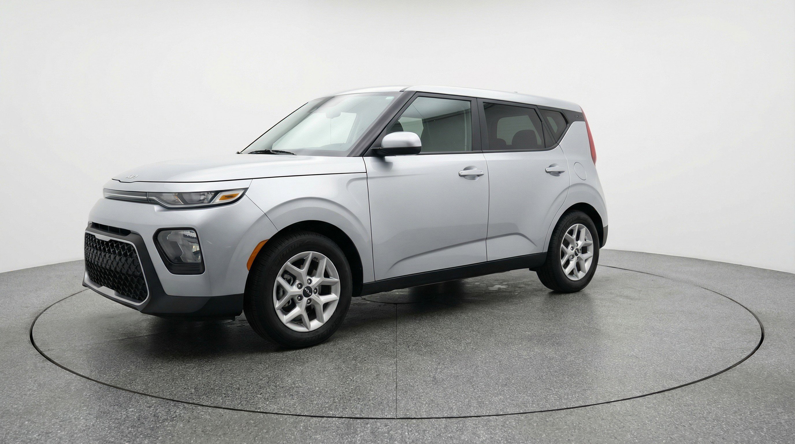 Used 2025 Kia Soul LX w/ LX Technology Package image 3