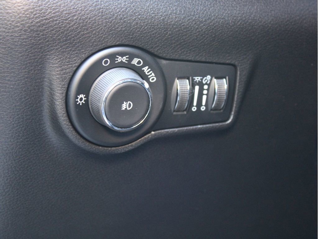 New 2026 Jeep Compass Trailhawk AWD/4WD image 15