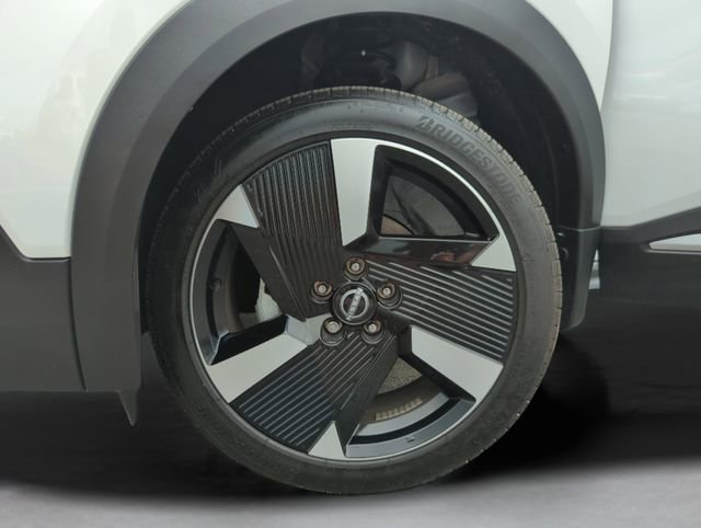 Certified 2025 Nissan Kicks SR image 44