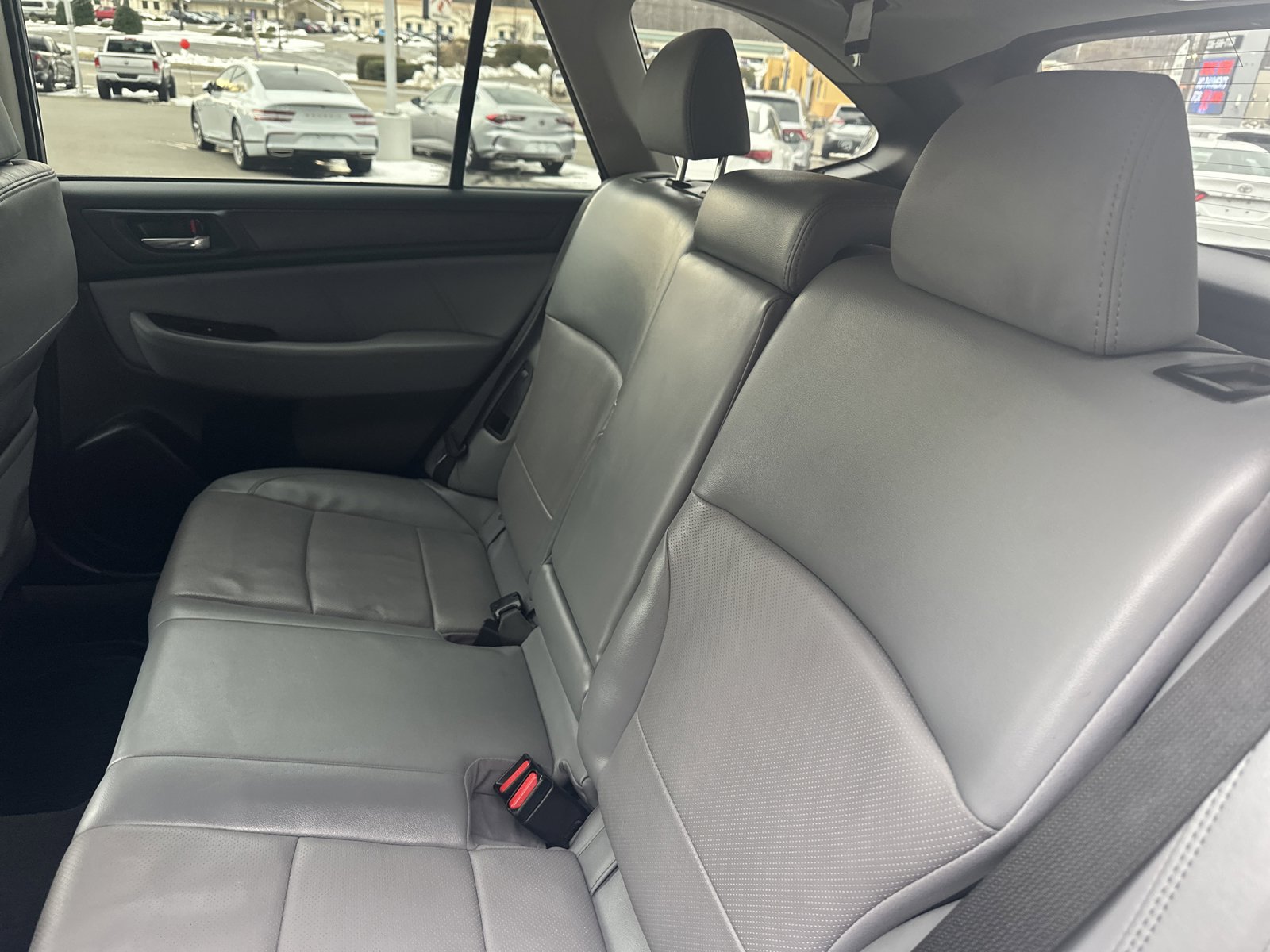 Used 2018 Subaru Outback 2.5i Limited AWD/4WD image 26