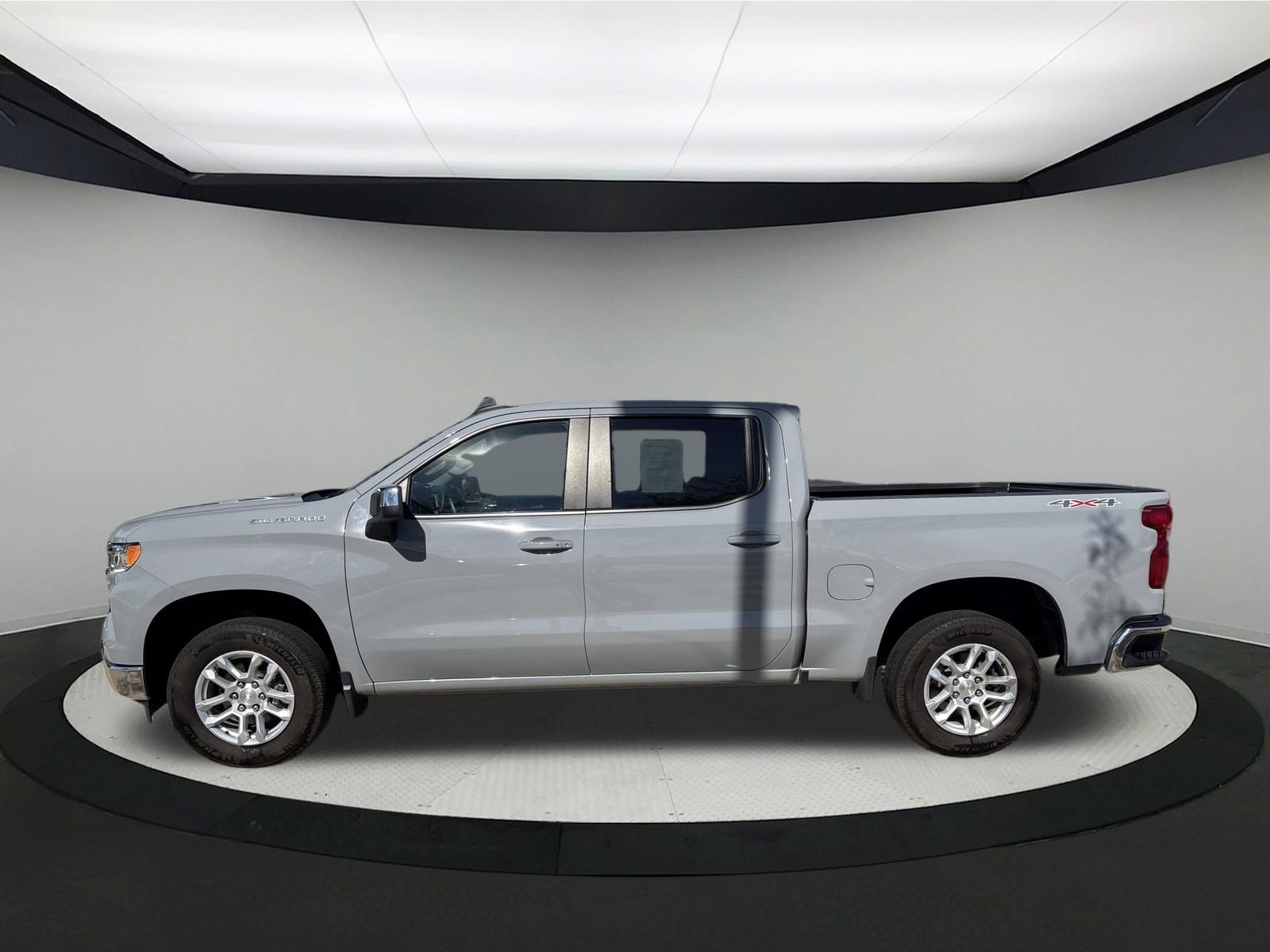 Used 2024 Chevrolet Silverado 1500 LT AWD/4WD image 4