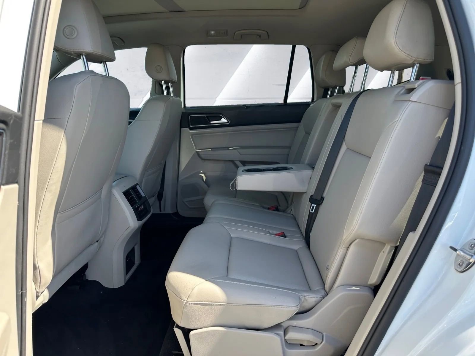 Used 2018 Volkswagen Atlas SEL w/ R-Line Package image 11