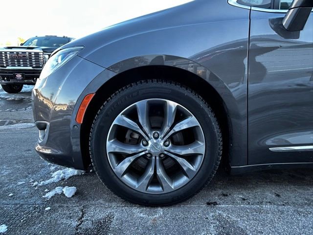 Used 2020 Chrysler Pacifica Limited w/ Tire & Wheel Group image 7