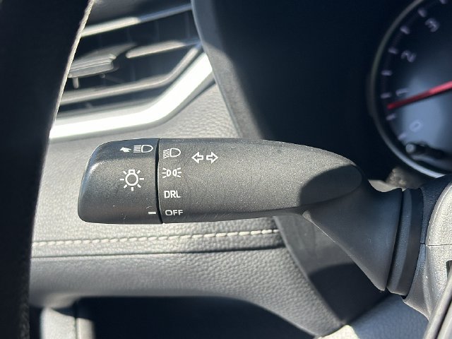 Used 2022 Toyota RAV4 LE FWD image 24