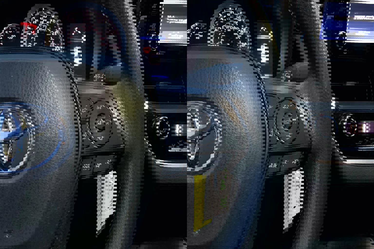 Used 2022 Toyota Corolla LE image 24