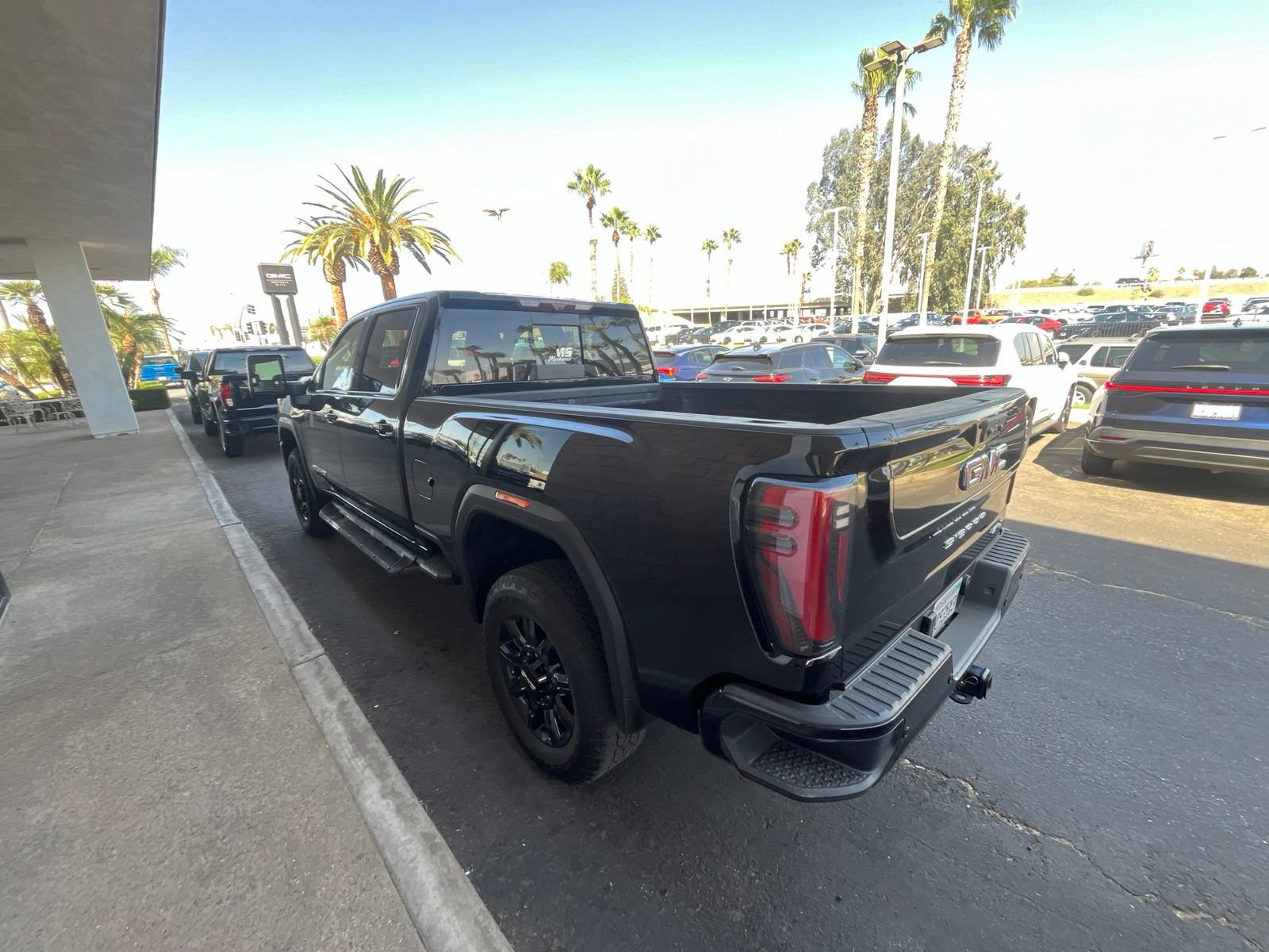 Used 2024 GMC Sierra 2500 AT4 w/ Max Trailering Package AWD/4WD image 6