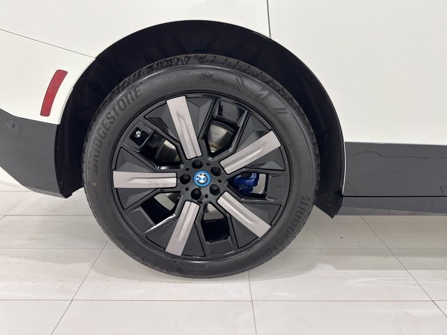 Used 2025 BMW iX xDrive50 w/ Sport Package image 43