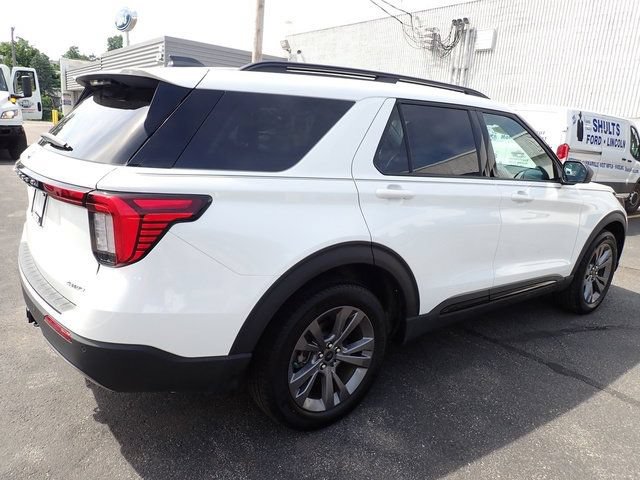New 2026 Ford Explorer Active w/ Active Comfort Package AWD/4WD image 7