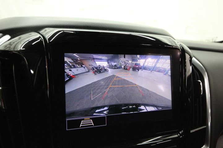 Used 2020 Chevrolet Traverse LT w/ Driver Confidence II Package AWD/4WD image 24