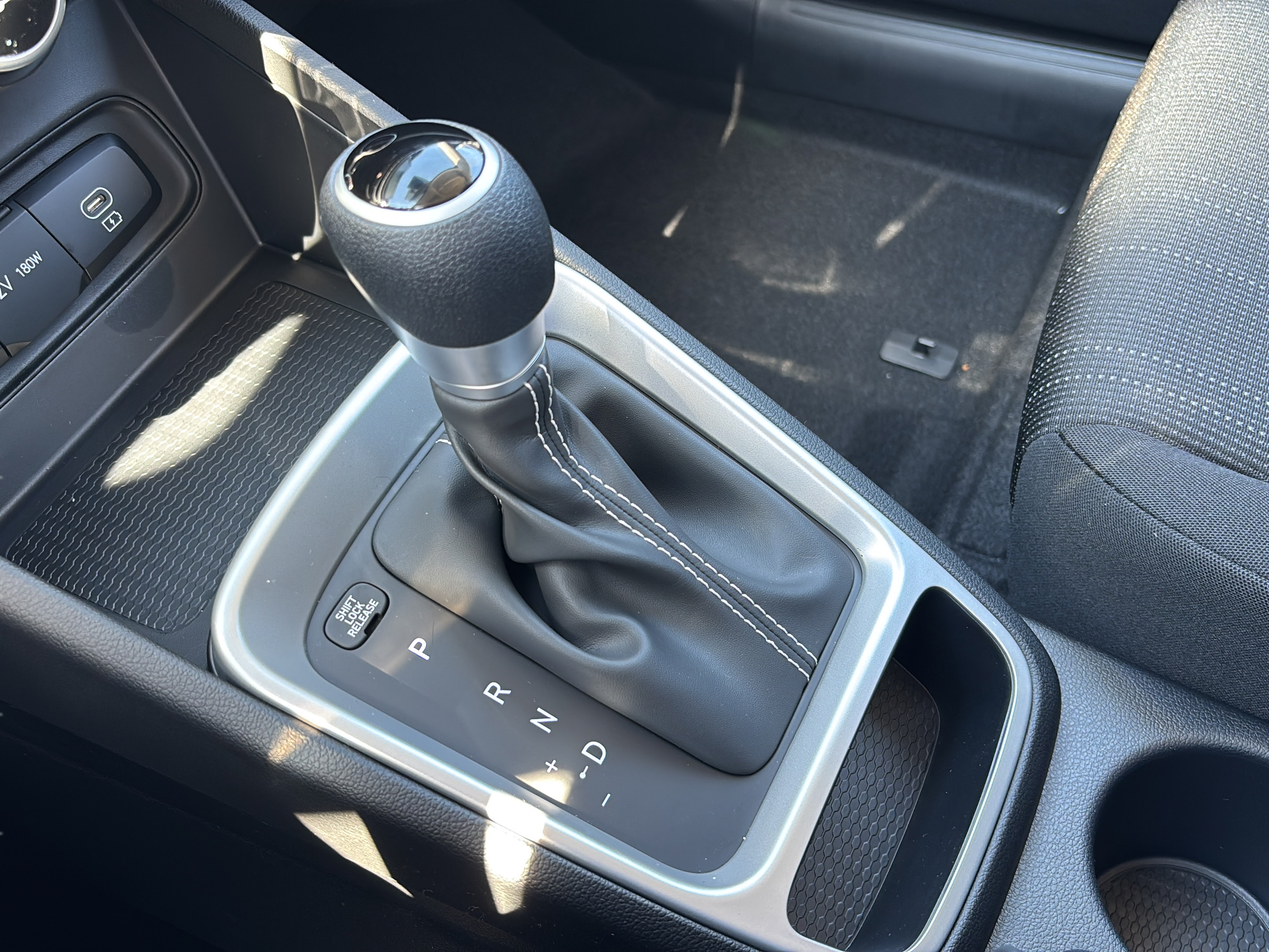 New 2026 Hyundai Venue SE FWD image 18