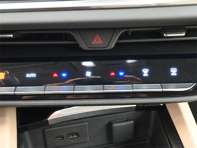 Used 2025 Buick Envision Preferred image 3