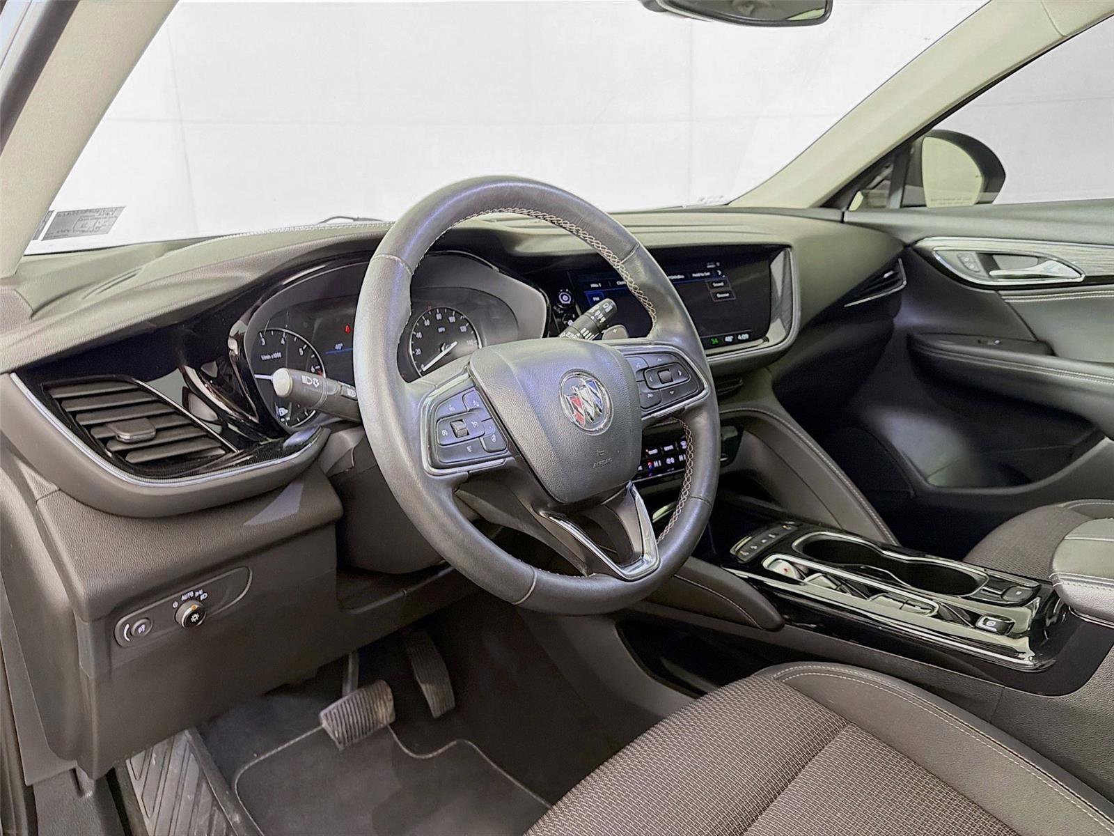 Used 2022 Buick Envision Preferred AWD/4WD image 9