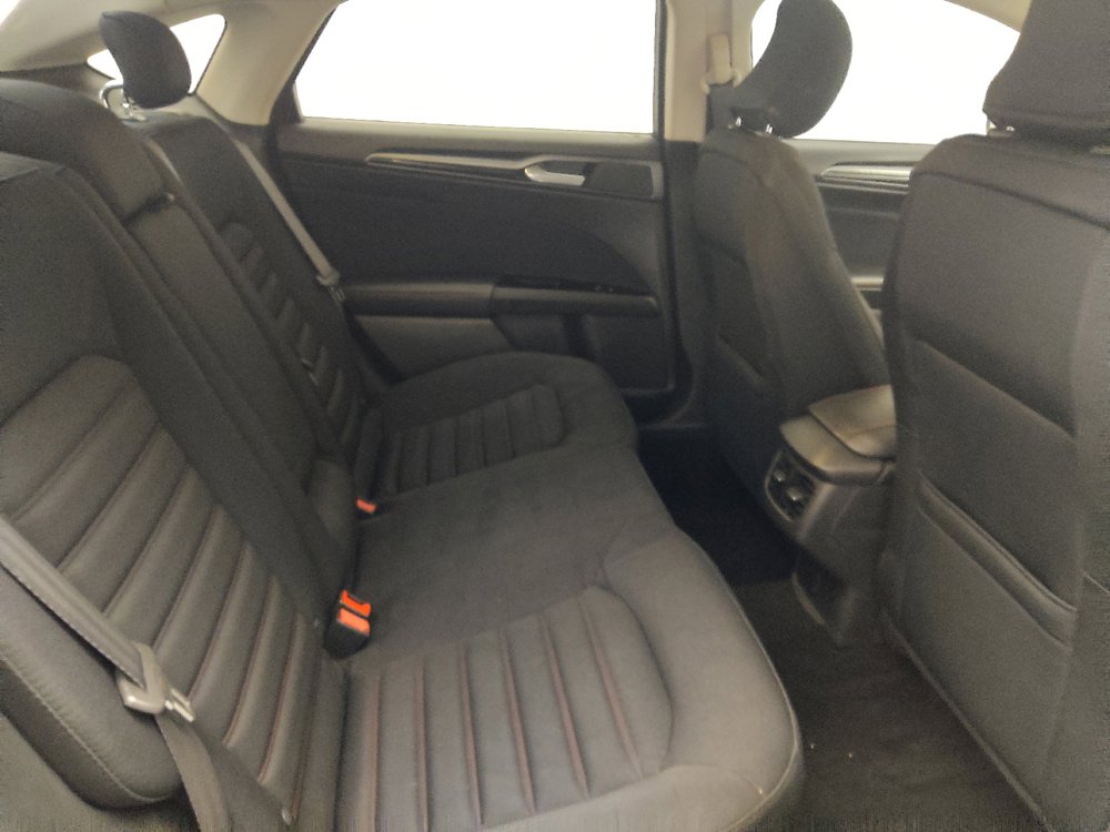 Used 2015 Ford Fusion SE w/ Equipment Group 201A FWD image 19