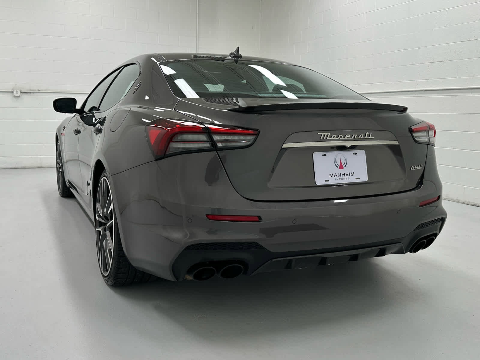 Used 2022 Maserati Ghibli Trofeo image 8