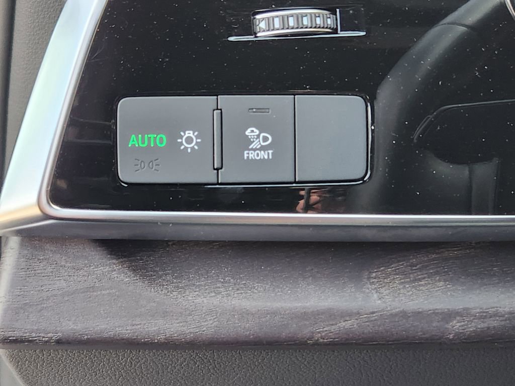 Used 2024 Audi Q7 3.0T Premium Plus image 21