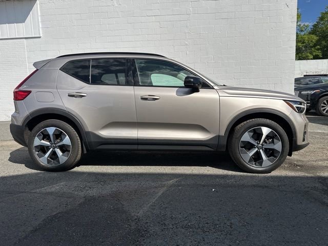 Certified 2023 Volvo XC40 B5 Plus w/ Climate Package AWD/4WD image 3