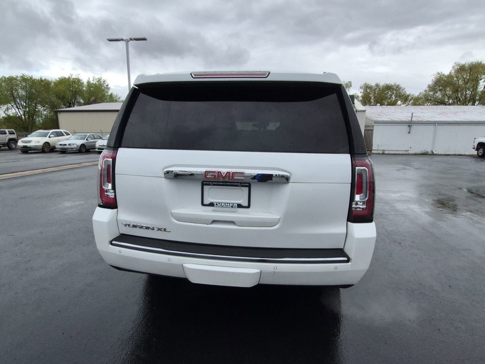 Used 2017 GMC Yukon XL Denali w/ Open Road Package image 4