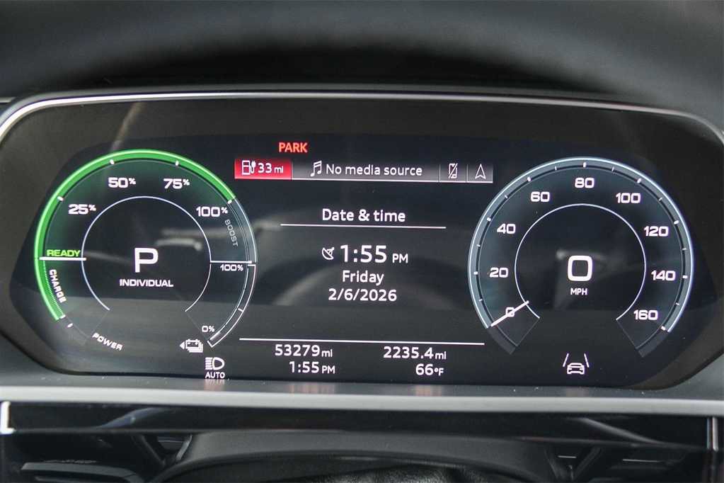 Used 2022 Audi e-tron Premium w/ Convenience Plus Package image 24