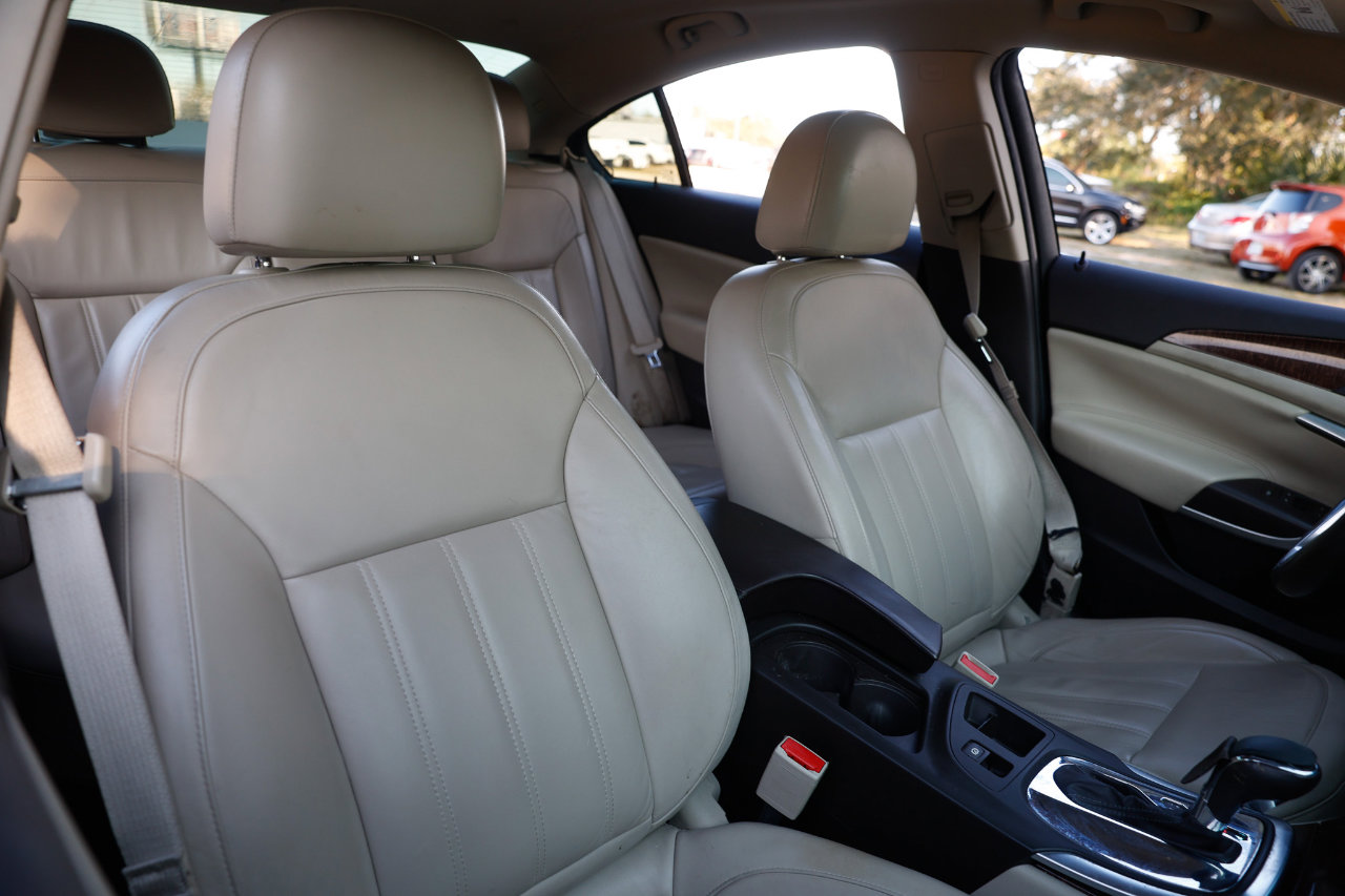 Used 2013 Buick Regal Premium image 16