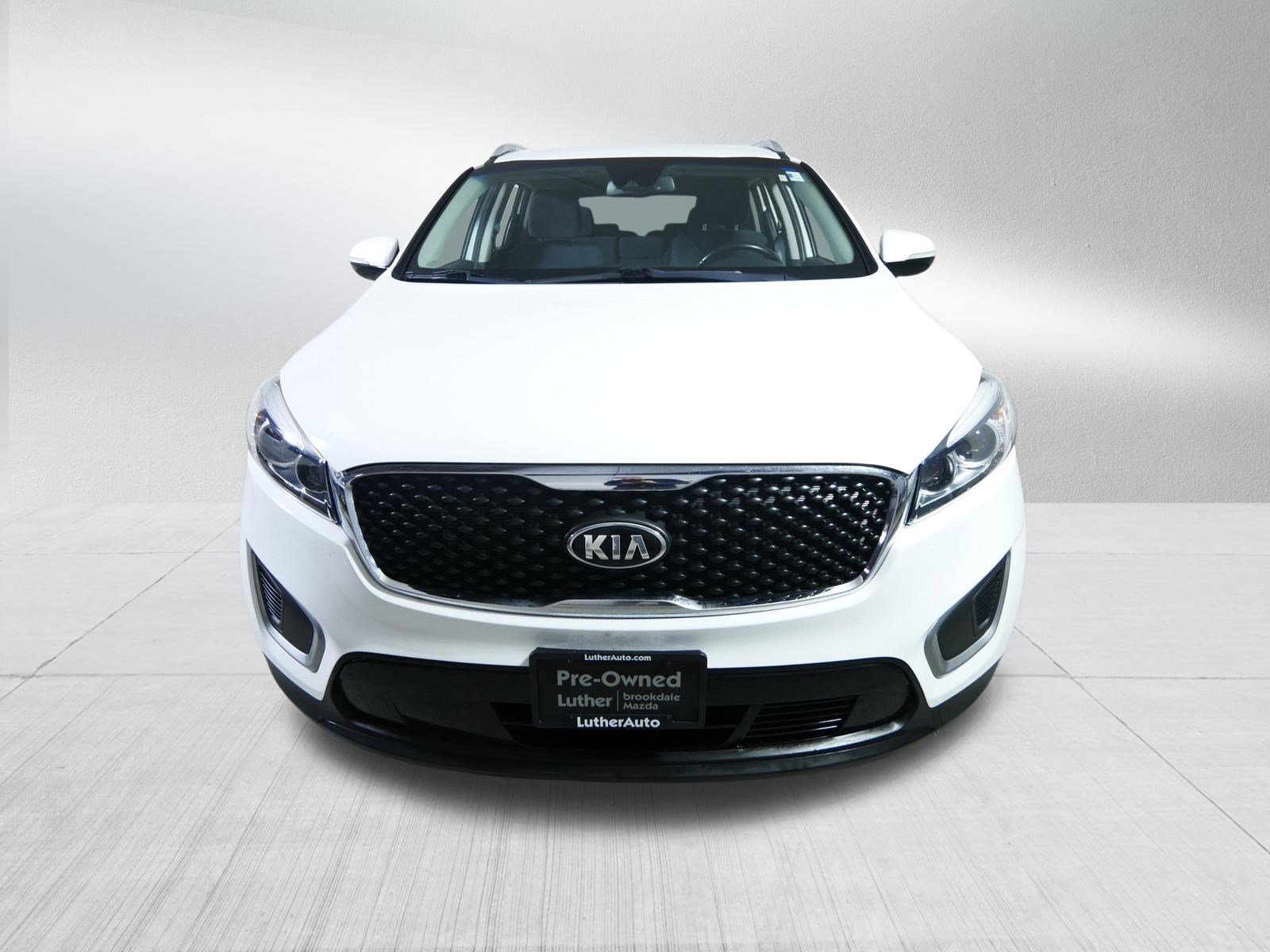 Used 2017 Kia Sorento LX w/ LX V6 Convenience Package image 2