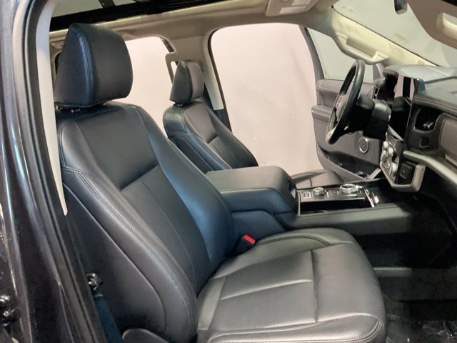 Used 2024 Ford Expedition XLT AWD/4WD image 25