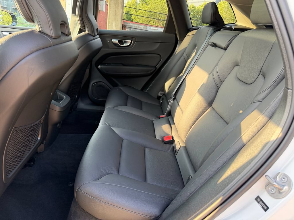 Certified 2024 Volvo XC60 B5 Plus w/ Protection Package Premier AWD/4WD image 23