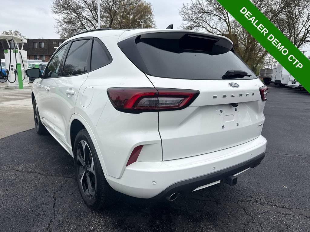 Used 2024 Ford Escape ST-Line Select w/ Tech Pack #2 AWD/4WD image 8