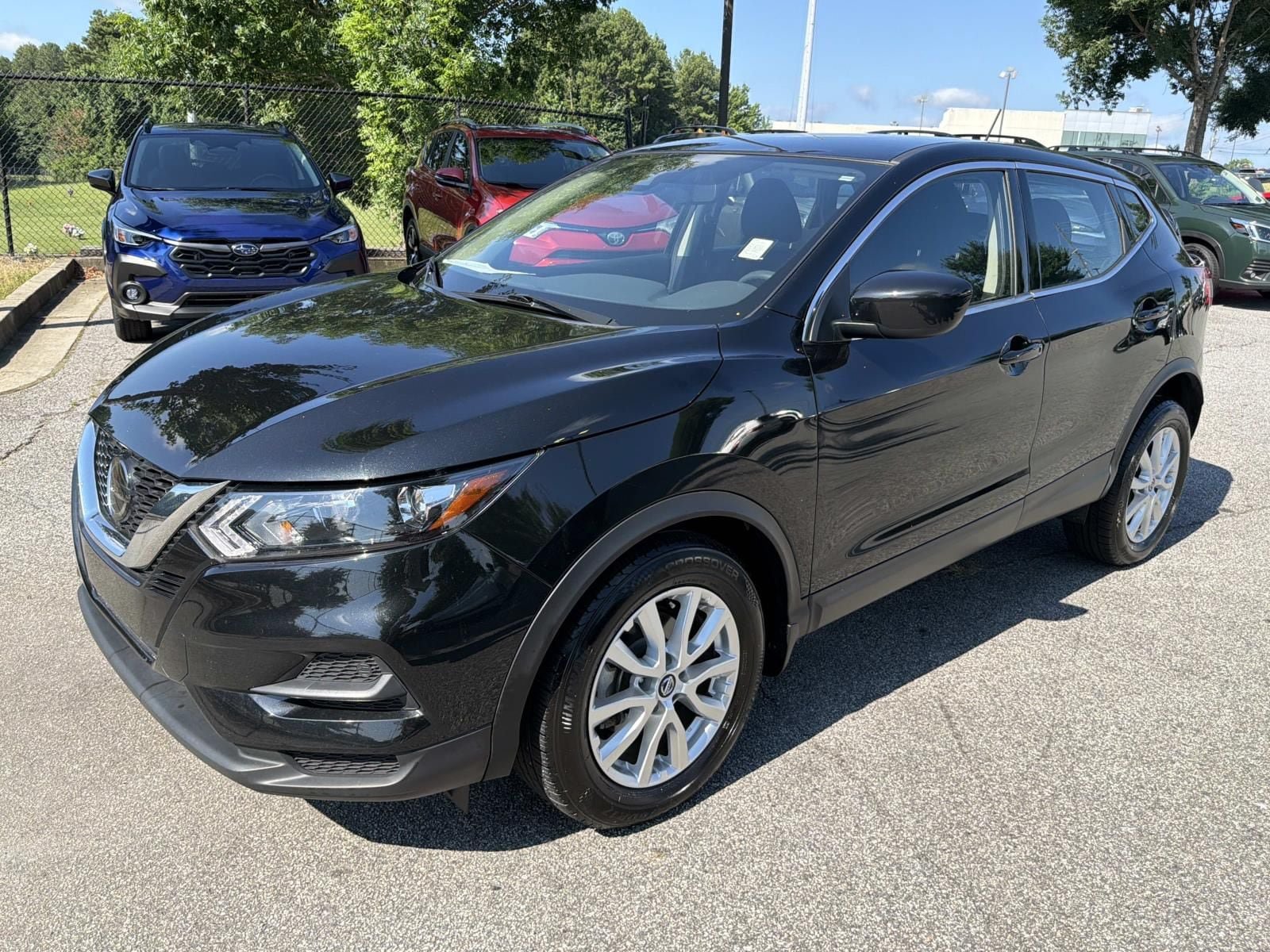 Used 2022 Nissan Rogue Sport S FWD image 3