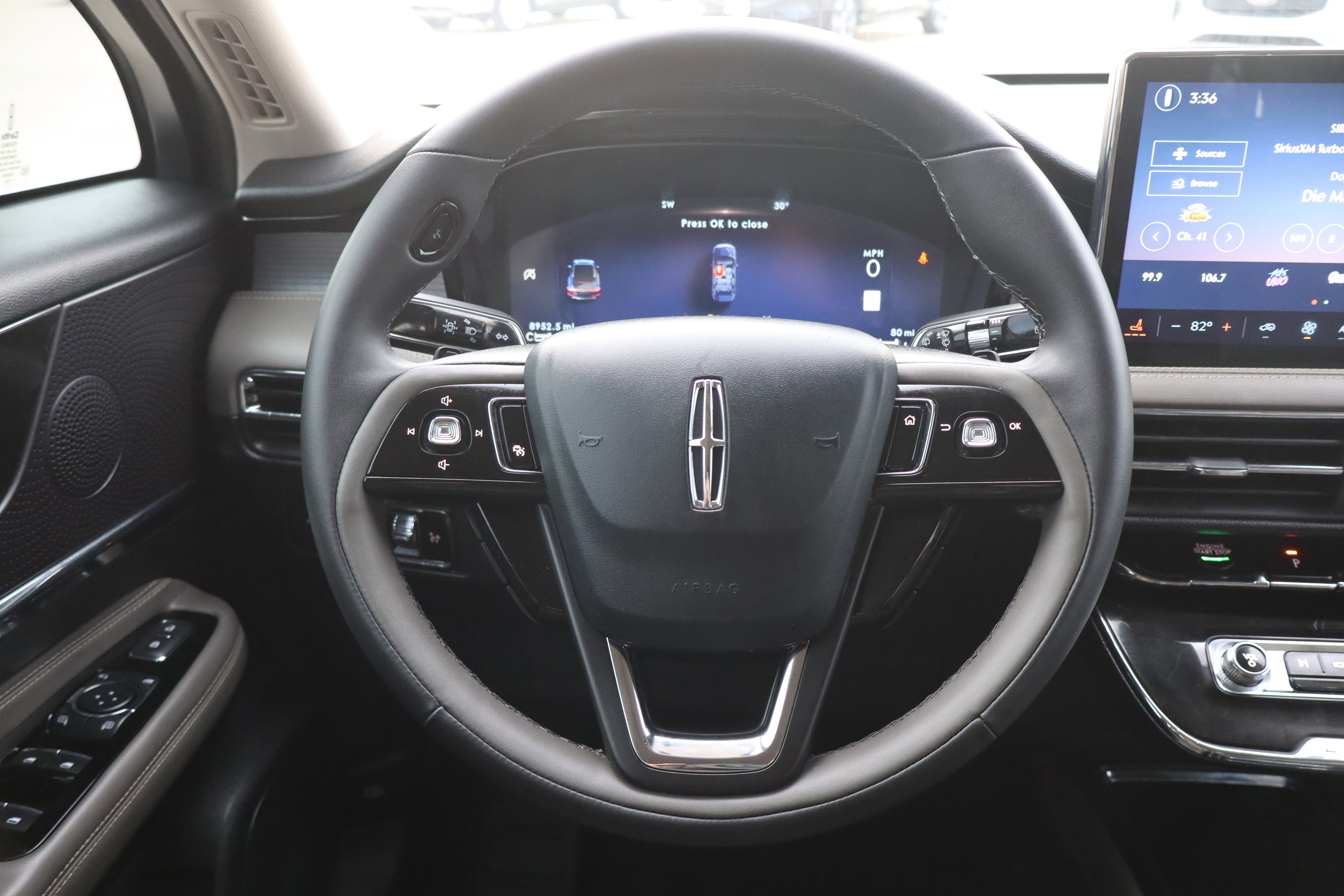 Used 2024 Lincoln Corsair Premiere w/ Rear Removable Package Tray image 15