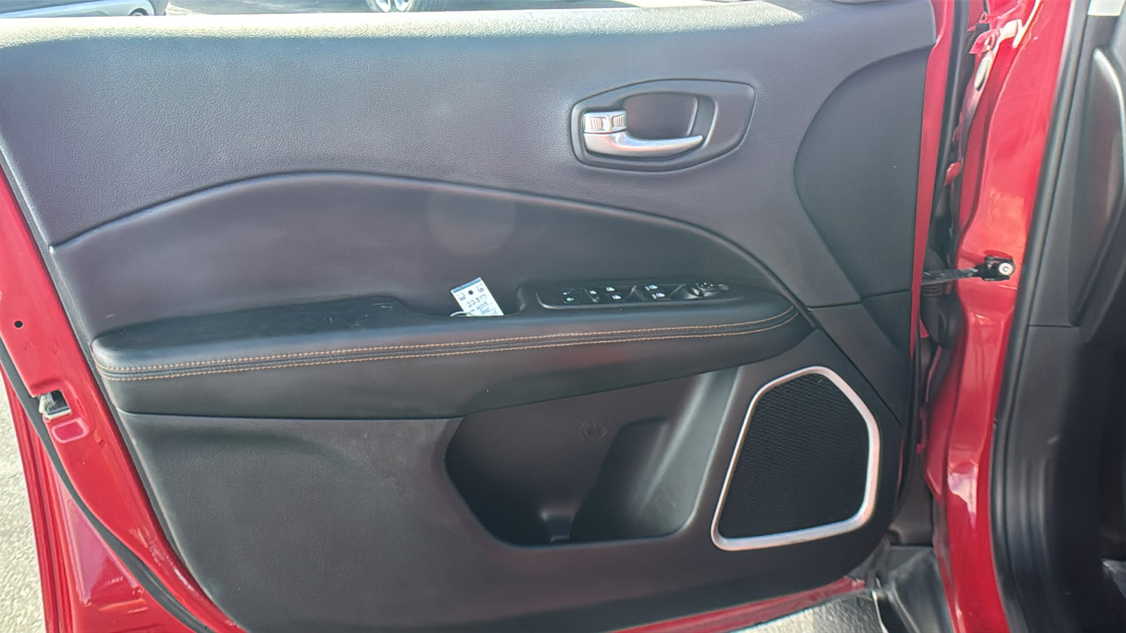 Used 2018 Jeep Compass Limited w/ Navigation Group FWD image 23