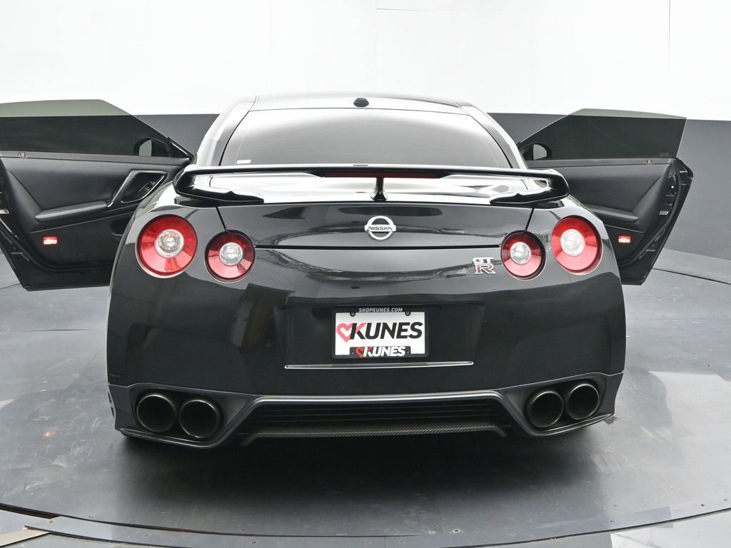 Used 2014 Nissan GT-R Premium image 51