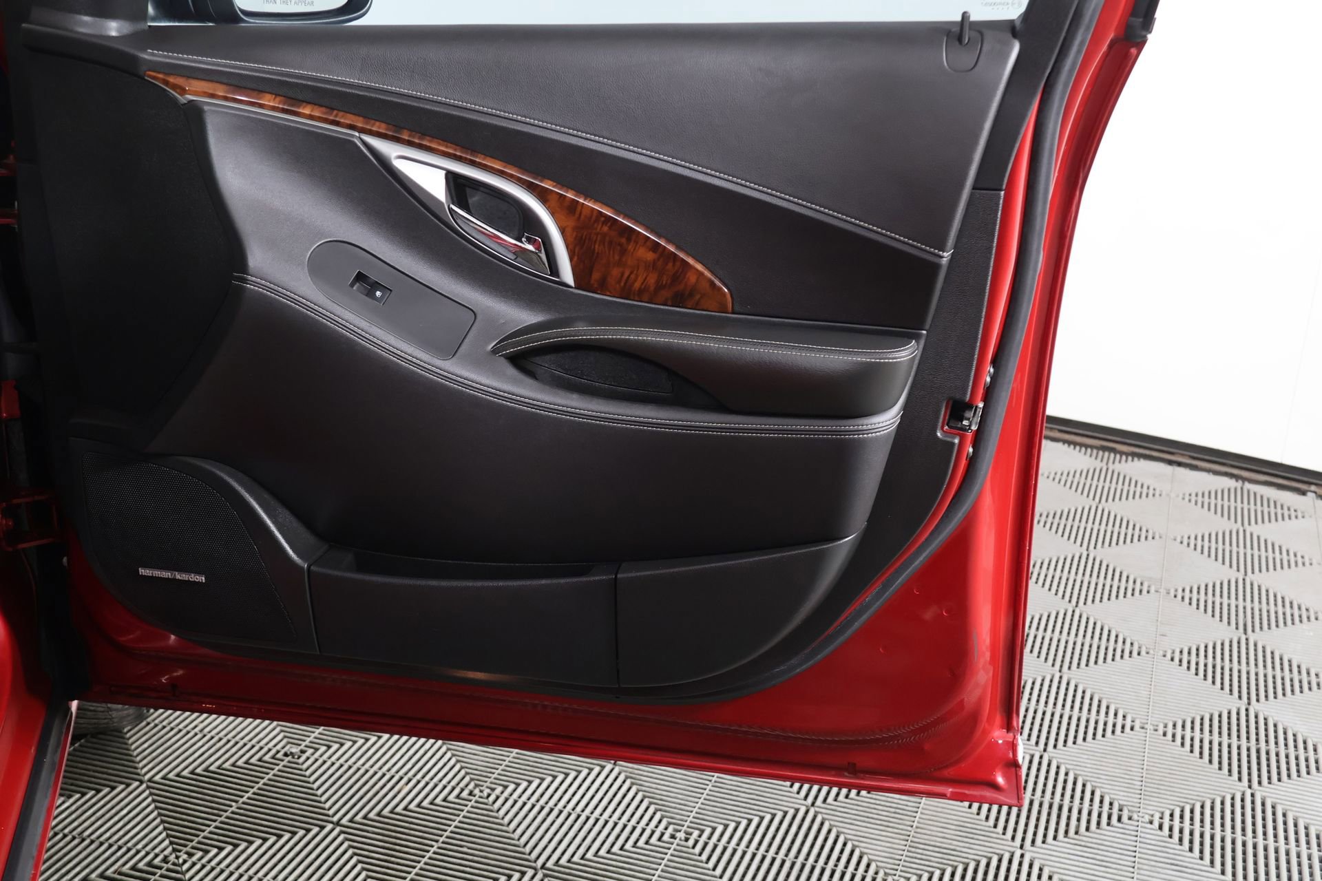 Used 2012 Buick LaCrosse Touring image 46