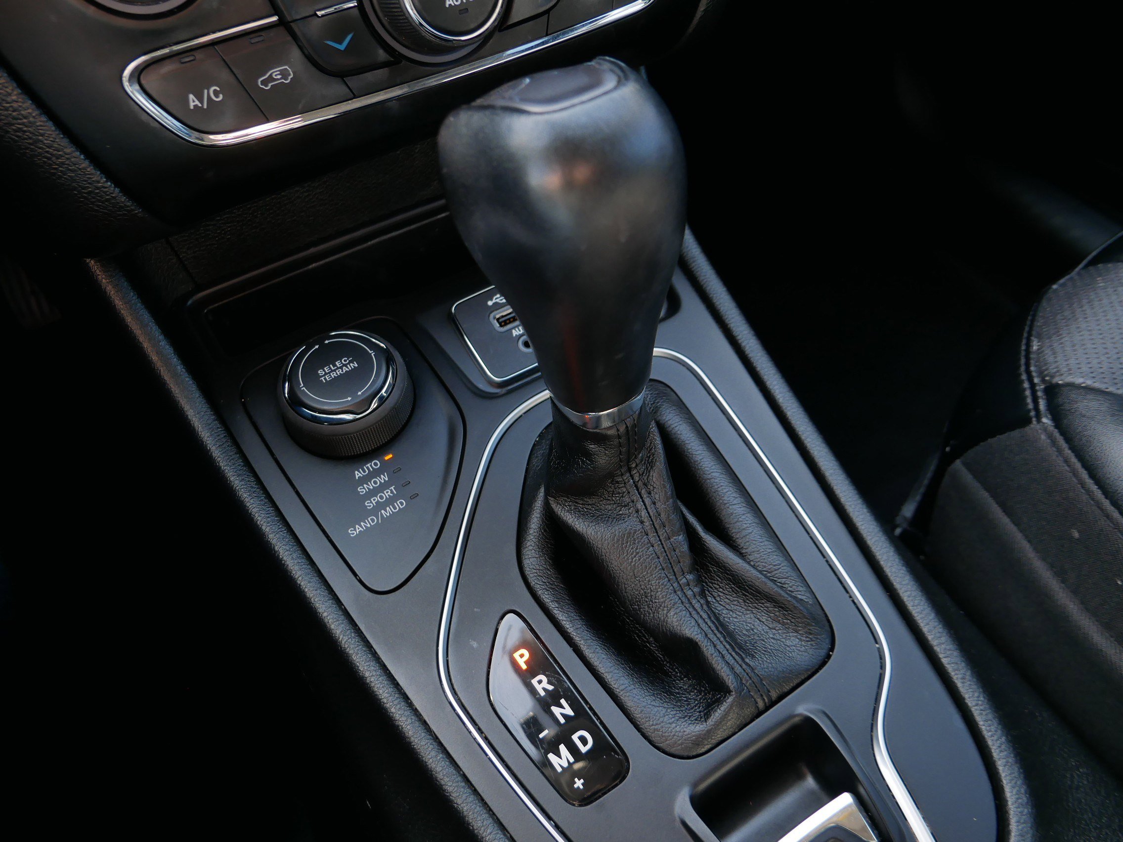 Used 2022 Jeep Cherokee Latitude Lux image 24